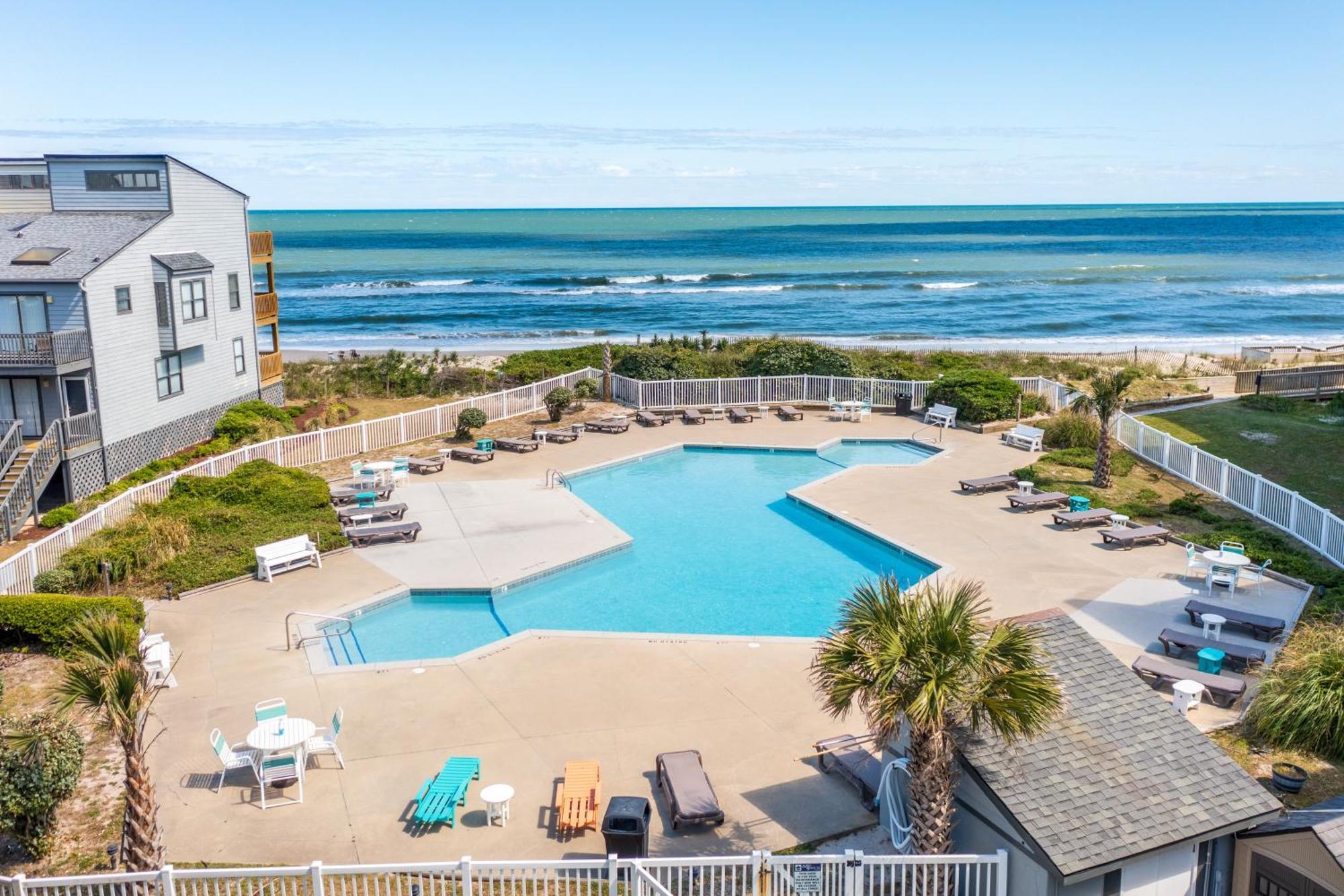Shipwatch Villas North Topsail Beach Room photo