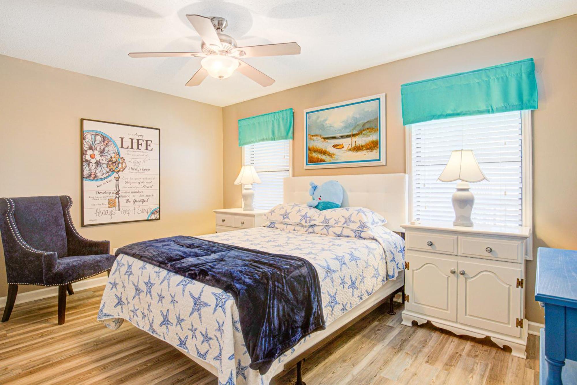 Shipwatch Villas North Topsail Beach Room photo